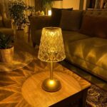 BUFFER® Uzun Klasik Gri Baklava Model LED Masa Lambası – Dokunmatik, 3 Renk Işık Modlu, Şarjlı Dekoratif Gece Lambası - Görsel 4