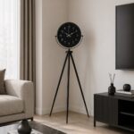 Sade Siyah Tripod Ayaklı Saat