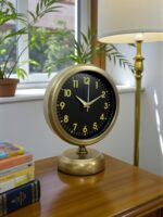 Retro Elegance 25 x 20 Cm Eskitme Metal Masa Saati - Görsel 3