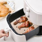 BUFFER® 250 Adet Air Fryer Pişirme Kağıdı Tek Kullanımlık Hava Fritöz Yağ Geçirmez Yapışmaz Gıda Pişirme Kağıdı Delikli Kare Model - Görsel 2