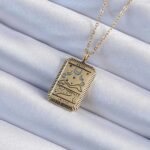 Mey İthalat® 316L Çelik Zincir Eskitme Altın Renk Ay Figürlü Tarot Kolye
