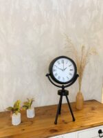 Siyah Metal Mini Tripod Roma Rakamlı Masa Saati 45×26 cm - Görsel 2
