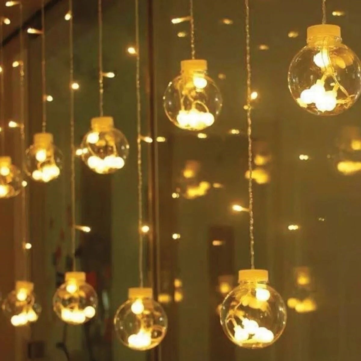 10 Sarkıtlı Kumandalı Dekoratif Top İçi Mini Toplu LED Günışığı Rengi Dekoratif Aydınlatma 10 Sarkıtlı Kumandalı Dekoratif Top İçi Mini Toplu LED Günışığı Rengi Dekoratif Aydınlatma