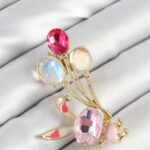 Mey İthalat® Zirkon Taşlı  Balonlu Pembe Tavşan Figürlü Gold Renk Kadın Broş