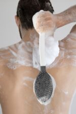 BUFFER® Silikon Masajlı Uzun Saplı Vücut Masaj Fırçası Banyo Sırt Kesesi Saplı Yumuşak Fırça - Görsel 5