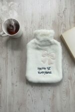 Hello Everyone Yazılı Kurdeleli Beyaz Peluş Sıcak Su Torbası 1 Lt – Yumuşak Kılıf, Uzun Süre Sıcak Tutan Termal Su Torbası - Görsel 6