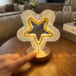 BUFFER® İçi Boş Yıldız Şeklinde Kristal LED Masa Lambası – Dokunmatik, 3 Renk Işık Modlu, Şarjlı Mini Dekoratif Gece Lambası - Görsel 4
