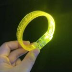 Mey İthalat® Sarı Led Işıklı Baskı Yapılabilen Pilli Bileklik Bilezik 1,5 cm Genişlik - Görsel 3