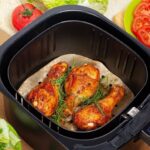 BUFFER® 250 Adet Air Fryer Pişirme Kağıdı Tek Kullanımlık Hava Fritöz Yağ Geçirmez Yapışmaz Gıda Pişirme Kağıdı Delikli Kare Model - Görsel 8