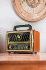 BUFFER® Büyük Boy Telefon Tutma Saplı Retro Ahşap Tasarım Bluetooth Hoparlörlü Radyo – FM/AM Destekli, Şarjlı ve Taşınabilir Radyo NS-8077 - Görsel 8