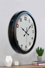 Black Classic 52 Cm Metal Modern Ve Şık Duvar Saati - Görsel 3