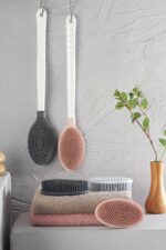 BUFFER® Silikon Masajlı Uzun Saplı Vücut Masaj Fırçası Banyo Sırt Kesesi Saplı Yumuşak Fırça - Görsel 4