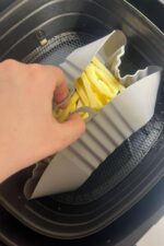 BUFFER® Renkli Isıya Dayanıklı Yıkanılabilir Silikon Fırın  Airfryer Kare Model Pişirme Matı 20 cm - Görsel 5