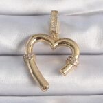 Mey İthalat® Pirinç Gold Renk Zirkon Taş Detaylı Kalp Figür Ajda Charm