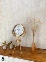 Gold Metal Mini Tripod Modern Masa Saati 45×26 cm – Şık ve Dekoratif Tasarım - Görsel 4