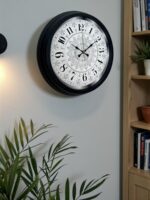 Şaheser Tasarım Zarif Desenli 40 cm Metal Duvar Saati - Görsel 2