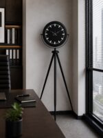 Siyah Lüks Sade Tripod Ayaklı Saat