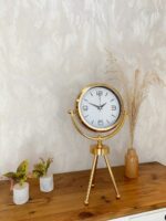 Gold Metal Mini Tripod Modern Masa Saati 45×26 cm – Şık ve Dekoratif Tasarım - Görsel 3