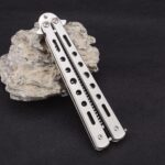 BUFFER® Gri Katlanabilir Paslanmaz Çelik Kelebek Bıçak Tarak Sakal Bıyık Fırçası Profesyonel Saç Kesimi İçin Tarak - Görsel 3