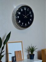 Klasik 40 Cm Krom Şık Metal Duvar Saati - Görsel 2