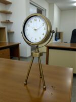 Eskitme Metal Gold Rakamlı Üç Ayaklı Masa Saati - Görsel 3