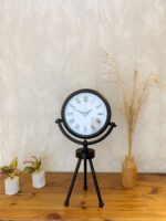 Siyah Metal Mini Tripod Roma Rakamlı Masa Saati 45×26 cm - Görsel 4
